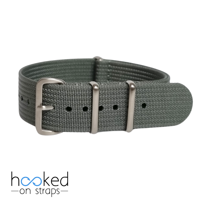gray regular ribbed nato strap